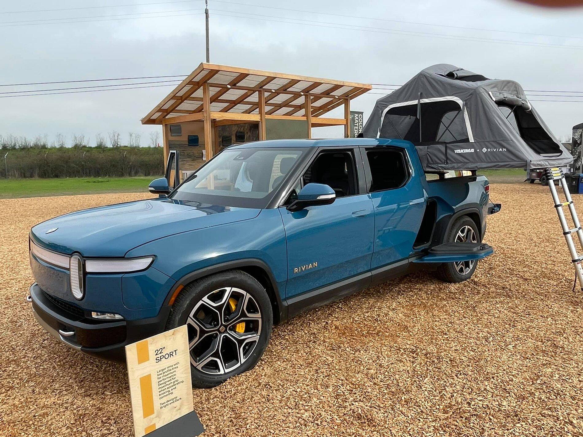 Rivian R1T R1S Factory 22" Wheels on R1T Rivian - finally a real life look Rivian 22%22 wheels R1T
