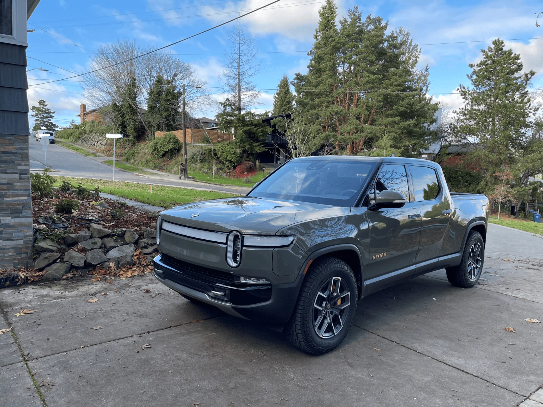 Rivian R1T R1S LAUNCH GREEN R1T Photos 1637103416537