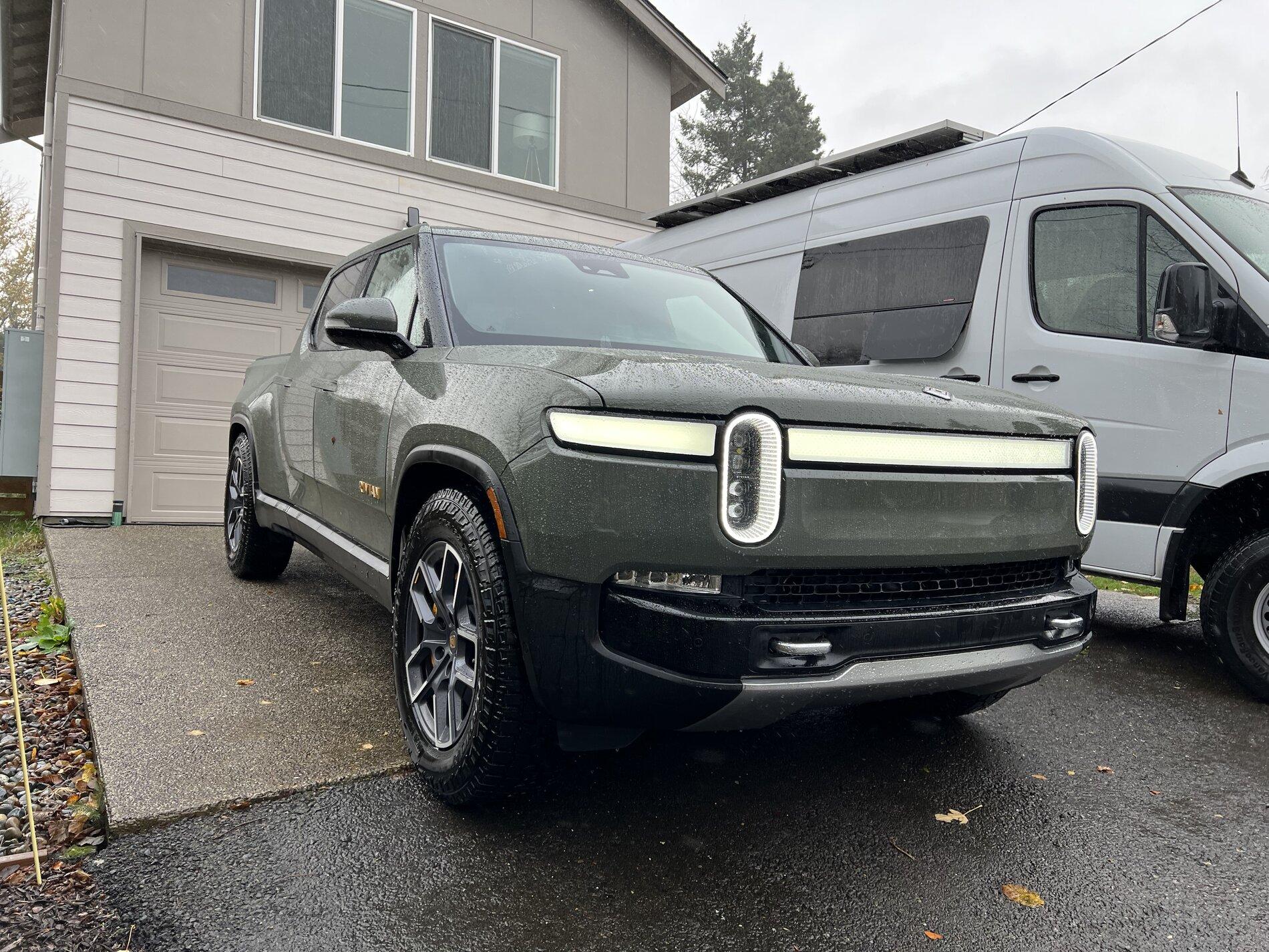 Rivian R1T R1S LAUNCH GREEN R1T Photos 747969e6-7de2-4ed8-a0c1-c8b0ccd07916-jpe