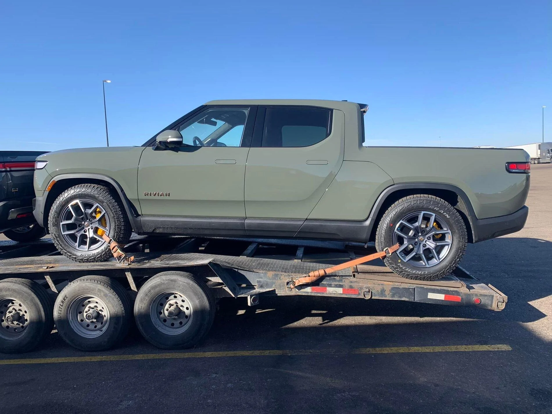Rivian R1T R1S LAUNCH GREEN R1T Photos Launch Green Rivian R1T sunlight shade shadows 1