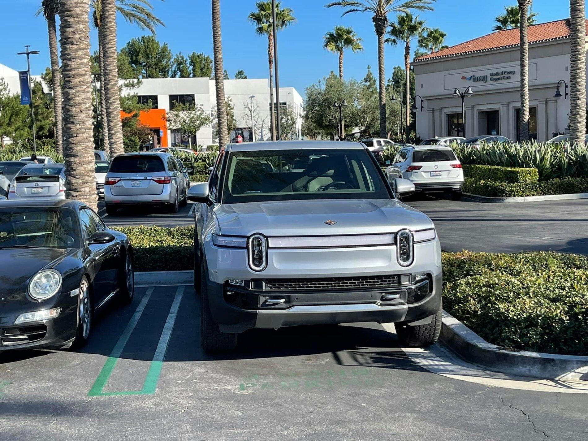 Rivian R1T R1S LA SILVER Rivian Photos 258130616_10227740025307664_5033431319671928507_n