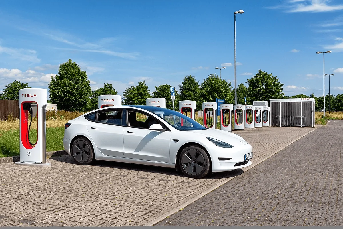 Rivian R1T R1S First Tesla Superchargers for other automakers begin service, higher fees and membership offered 1637251189972