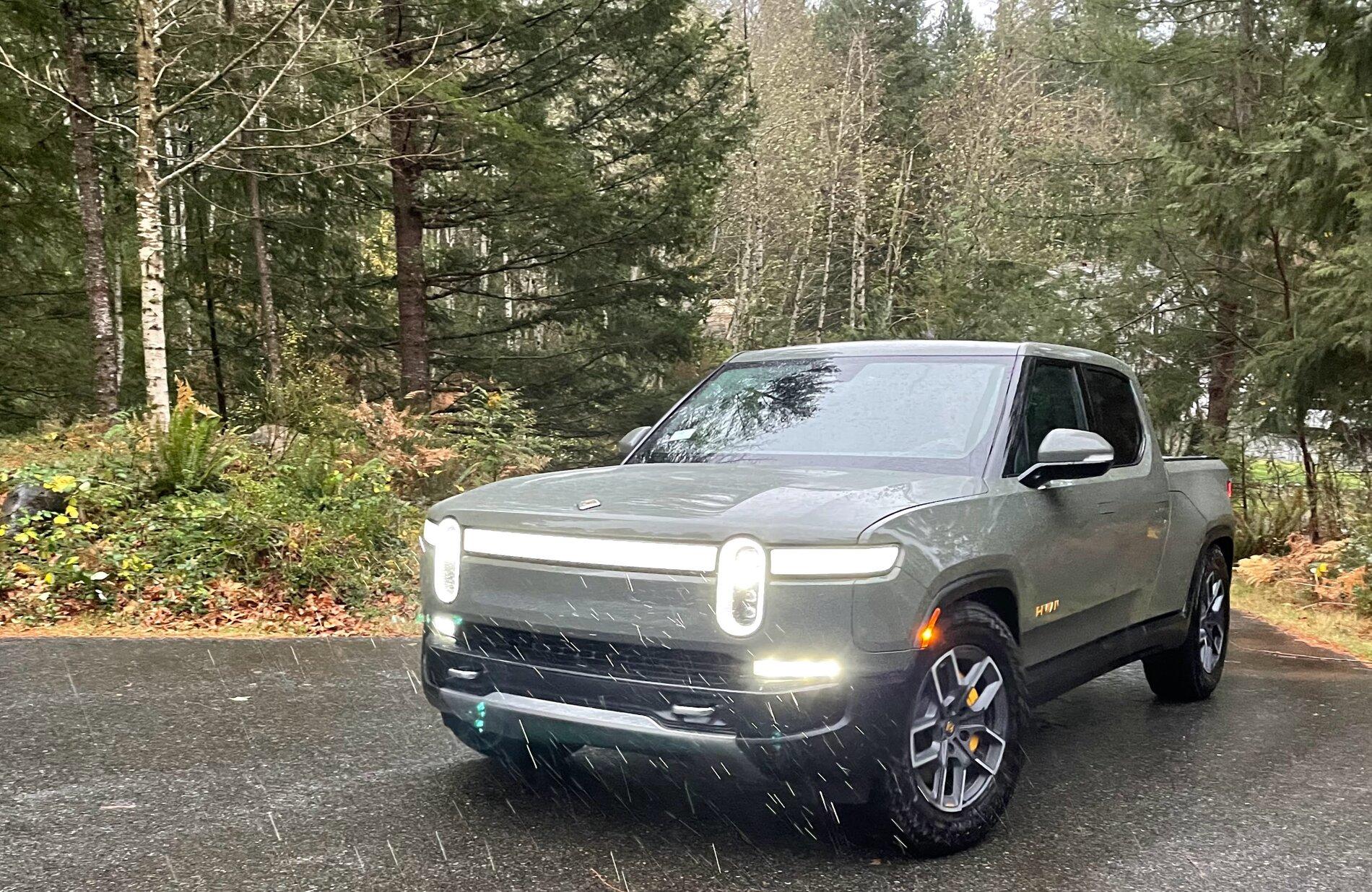 Rivian R1T R1S LIMESTONE R1T Photos R1T
