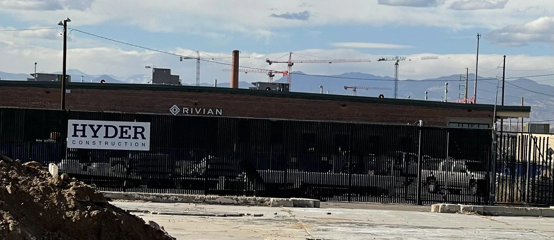 Rivian R1T R1S Colorado Checking In 12C0D41C-07B1-4B8B-9296-737E412D2279