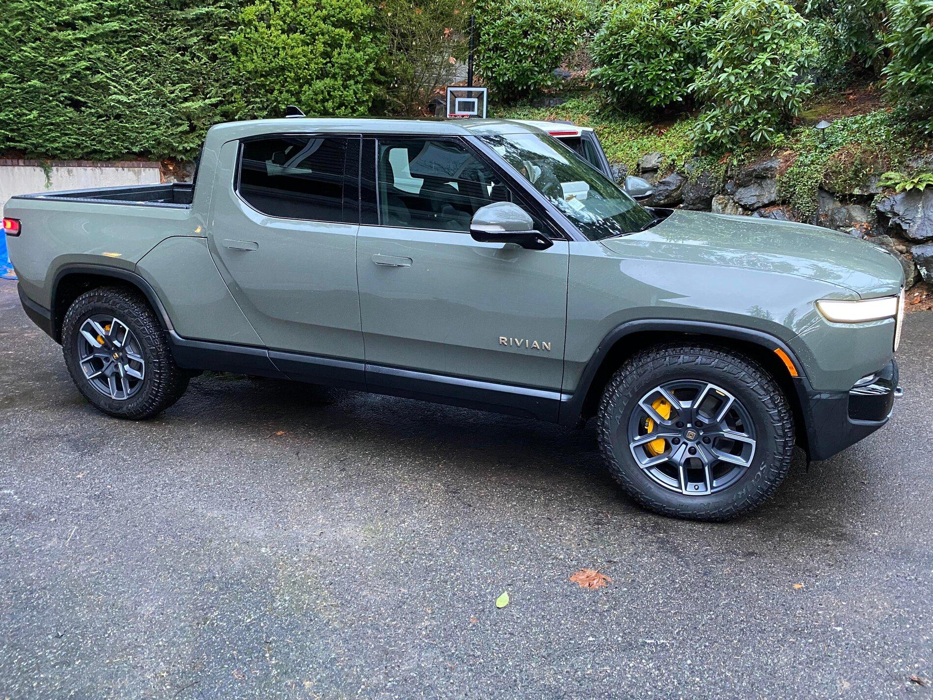 Rivian R1T R1S LAUNCH GREEN R1T Photos xkhkhsa4ao081
