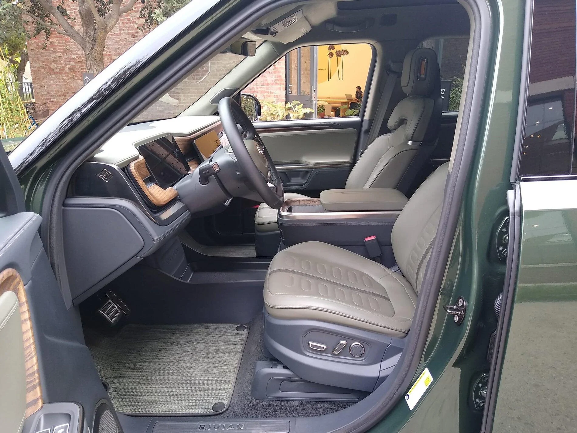 Rivian R1T R1S FOREST EDGE Rivian Interior Photos 259408989_3997857956982428_6785439031737990211_n