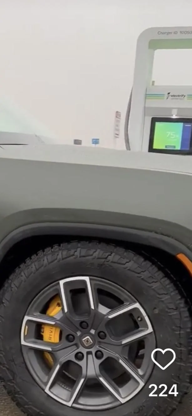 Rivian R1T R1S Max charging speed IMG_4470