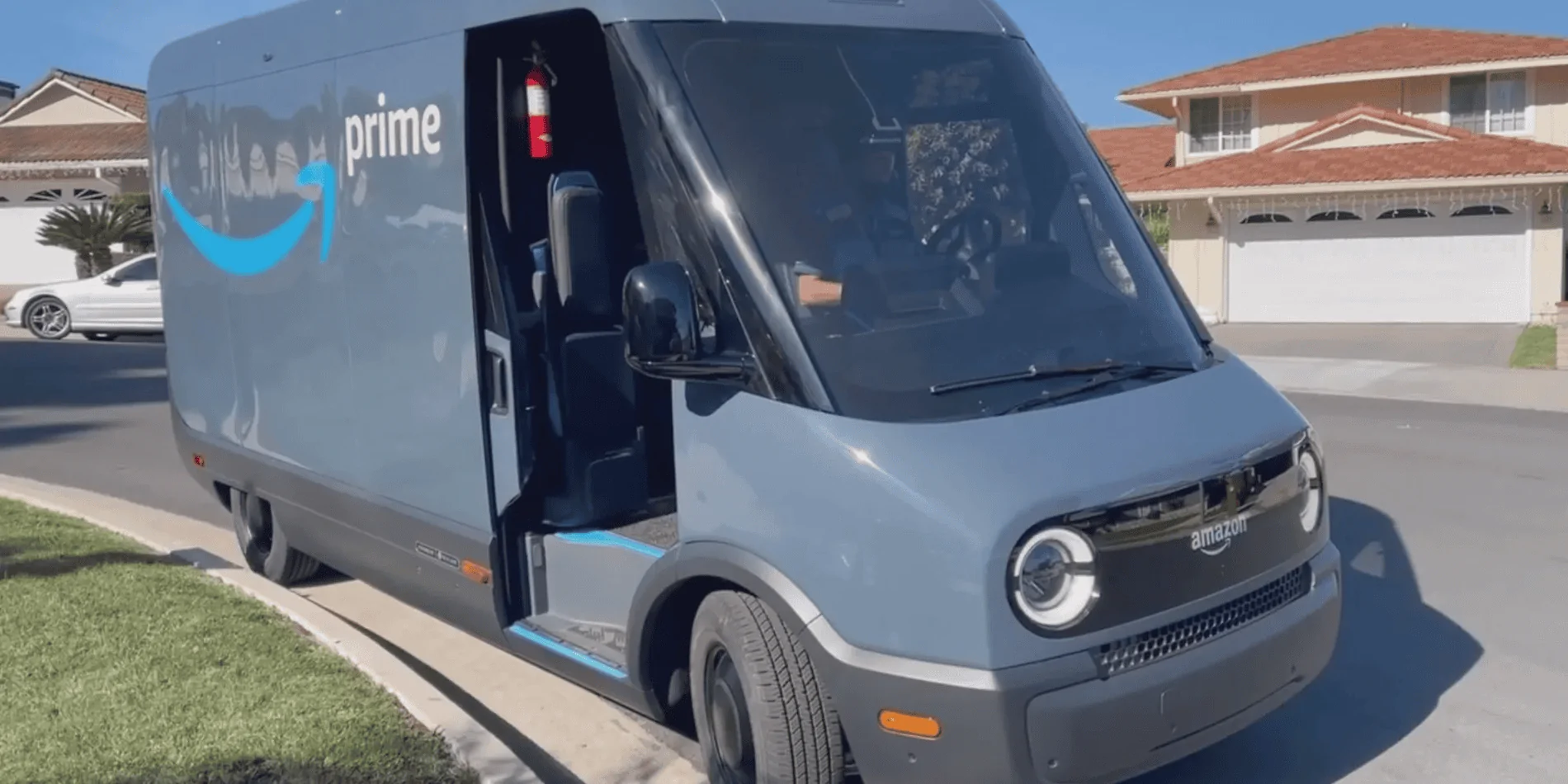 Rivian R1T R1S Captured Amazon Rivian Van doing deliveries 1637594642661