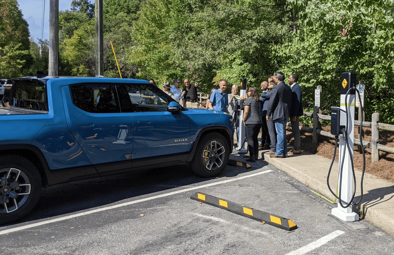 Rivian R1T R1S RAN Rivian Charging Stations Locations Map via Google Maps 1637599210506