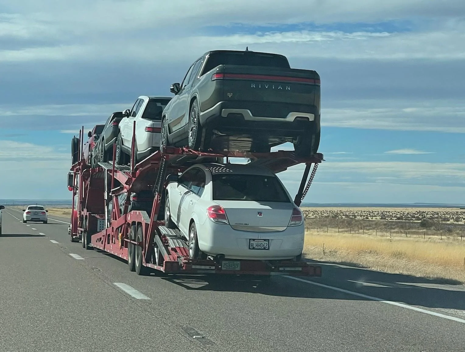 Rivian R1T R1S R1Ts being transported IMG_2653_2