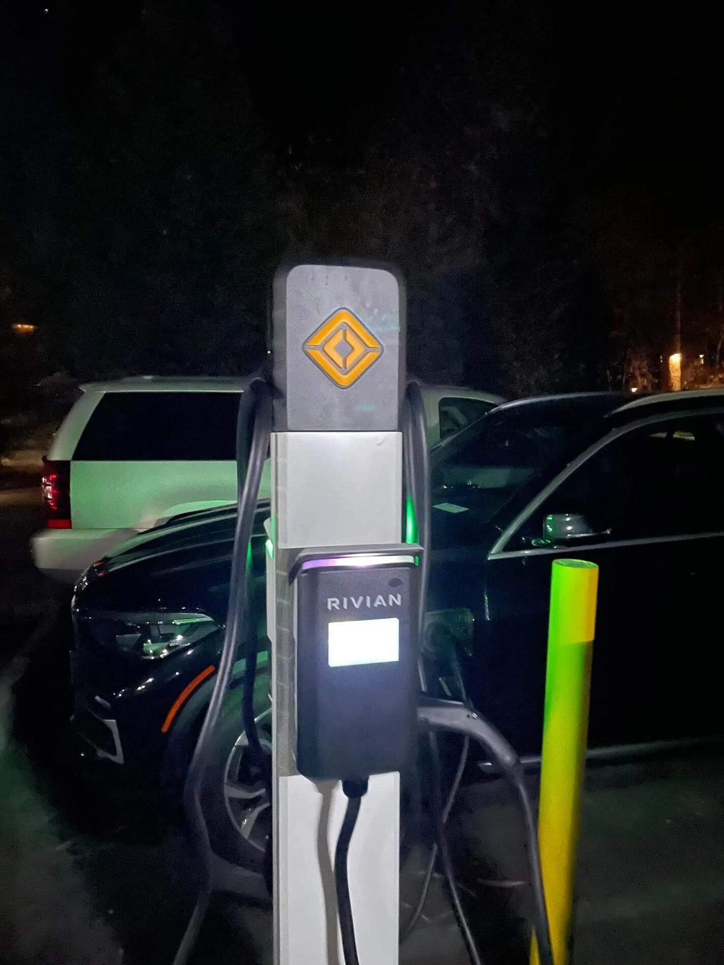 Rivian R1T R1S Rivian Waypoint Chargers spotted in Yosemite 259059167_10159725687108967_6154837072819326452_n