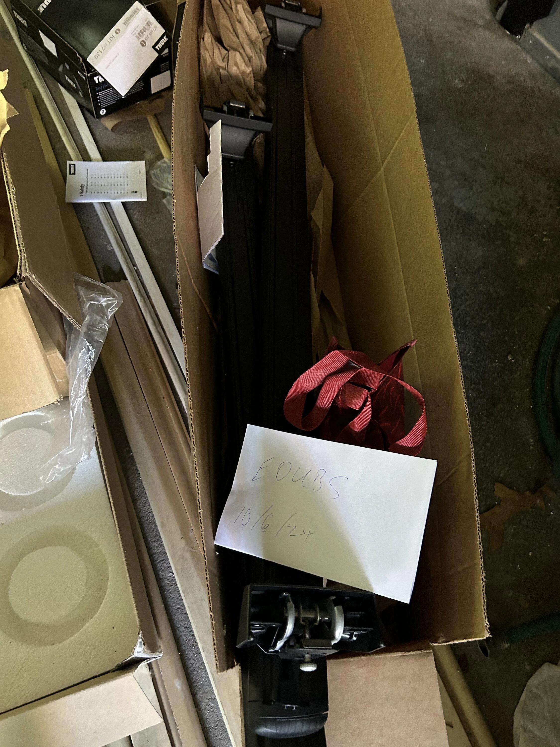 Rivian R1T R1S Thule Crossbars: Wingbar 135 and Footing B1F07F32-87B0-4DCB-AC5F-7FD0F55712A9