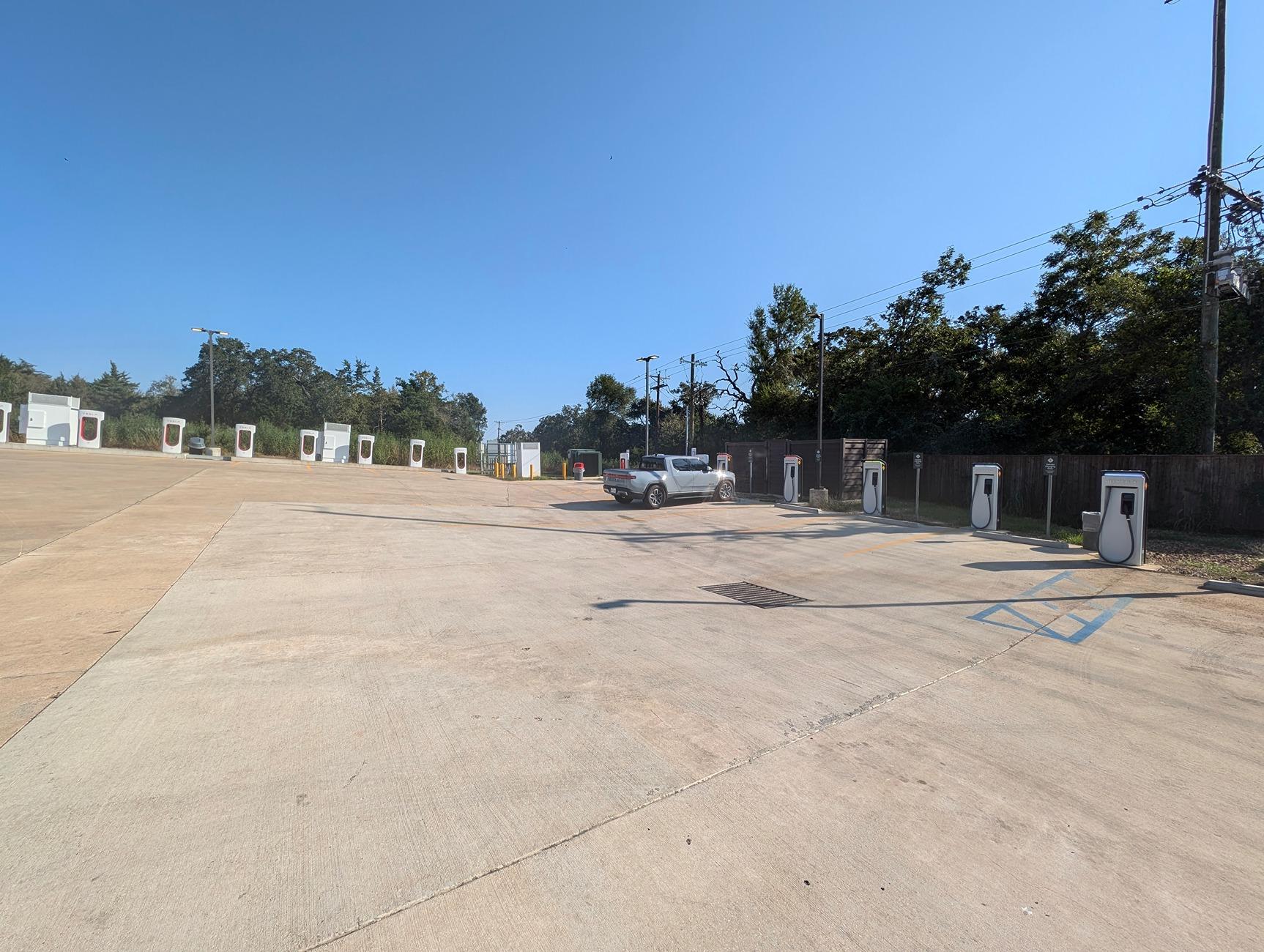 Rivian R1T R1S RAN, Unreliable? Centerville, TX, Embarrassing! 1000005190
