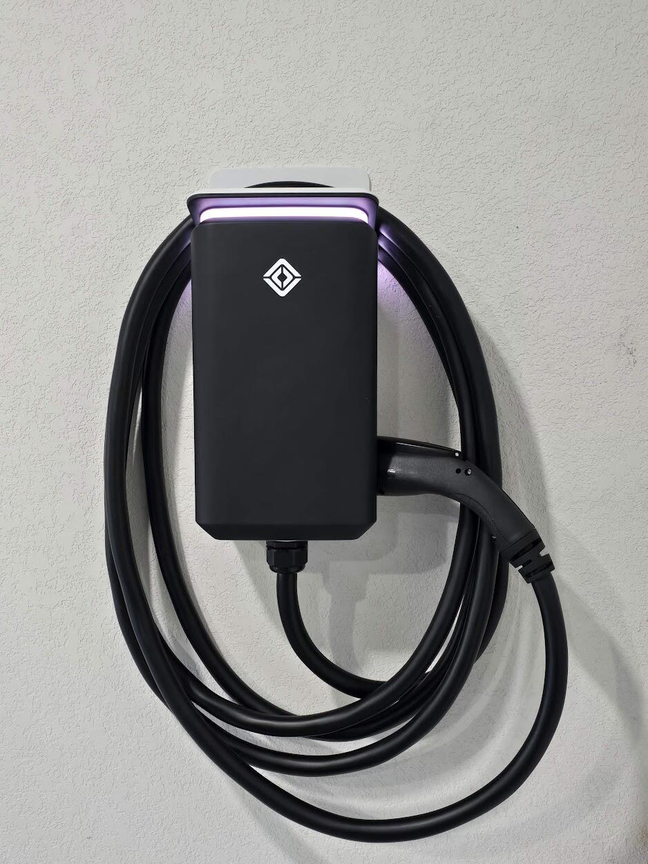 Rivian R1T R1S Wall charger vs. 14-50 plug in. 1728327370286-j5