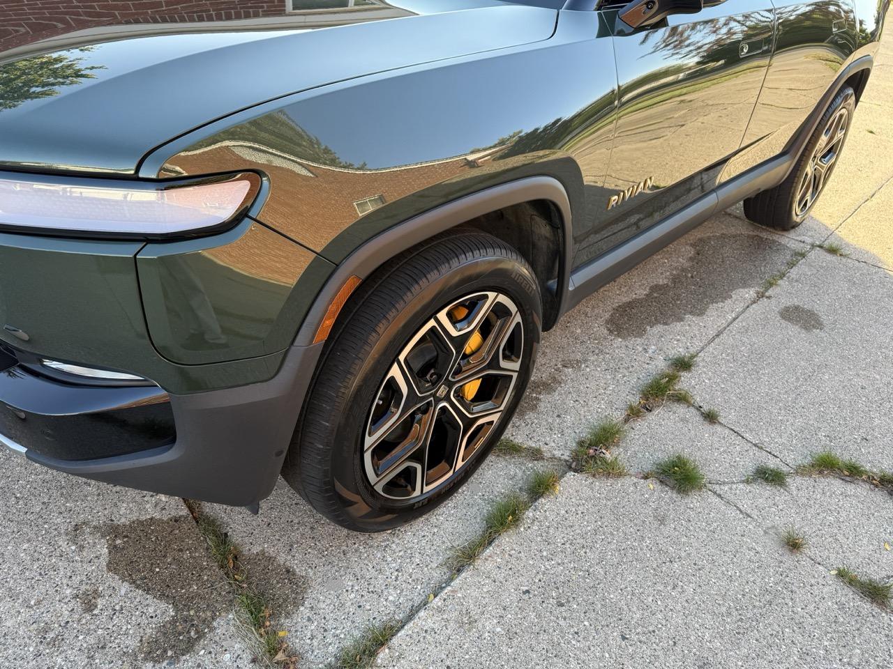 Rivian R1T R1S Cleaning black plastic on rocker panel befor