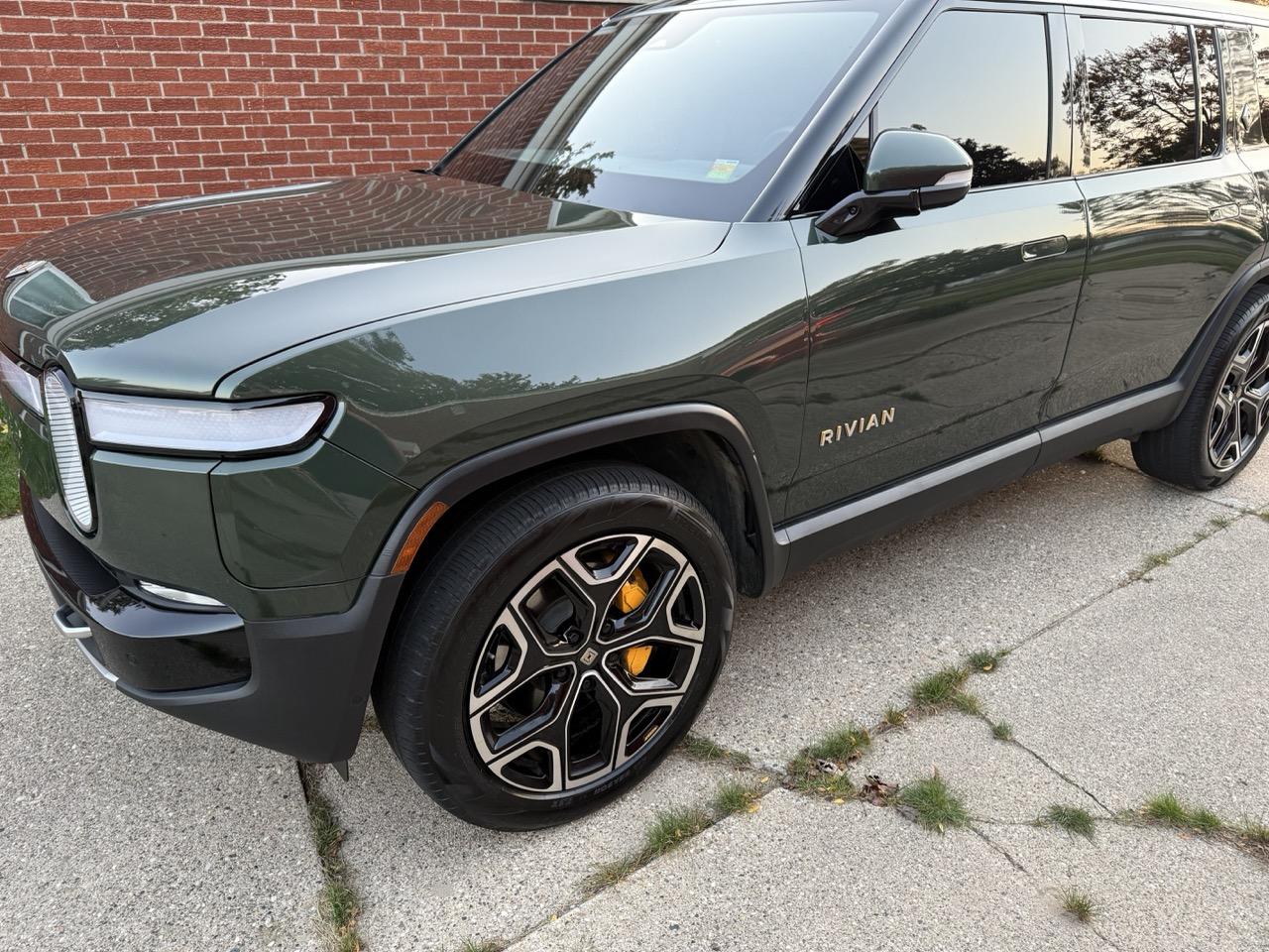 Rivian R1T R1S Cleaning black plastic on rocker panel after