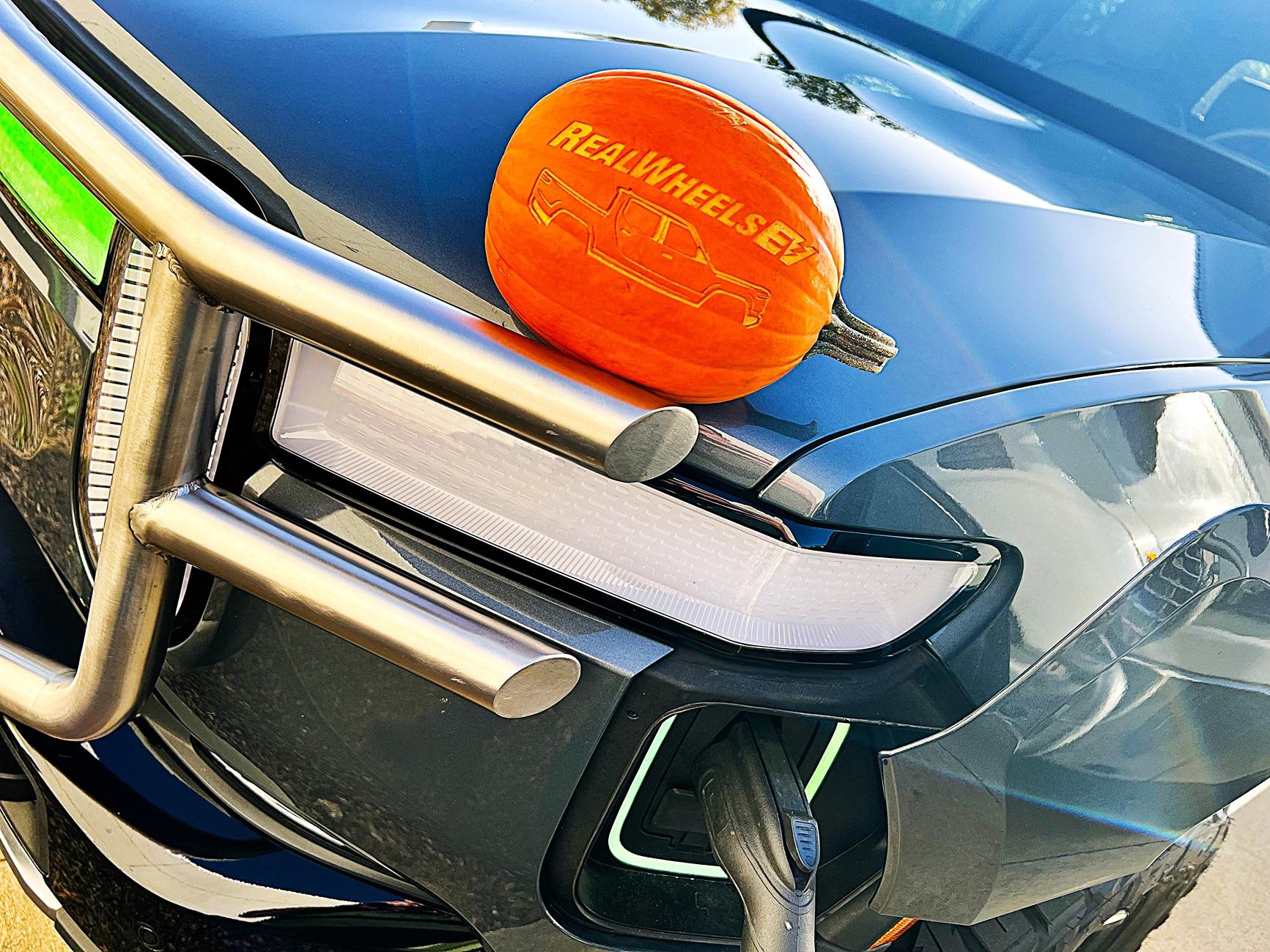 Rivian R1T R1S ???GIVEAWAY RealWheels EV Rivian of the Month Contest (RWCev ROTM ) - October 2024??? RivPumpkinAngle