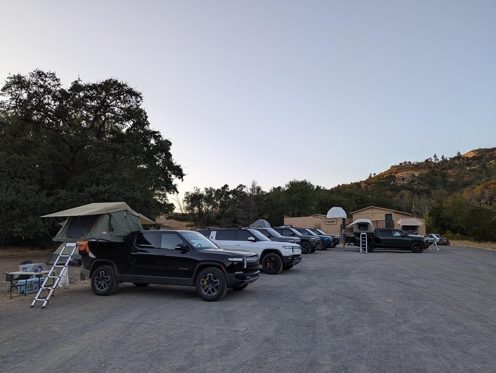 Rivian R1T R1S MIDNIGHT (Black) Rivian Photos PXL_20241005_013815559