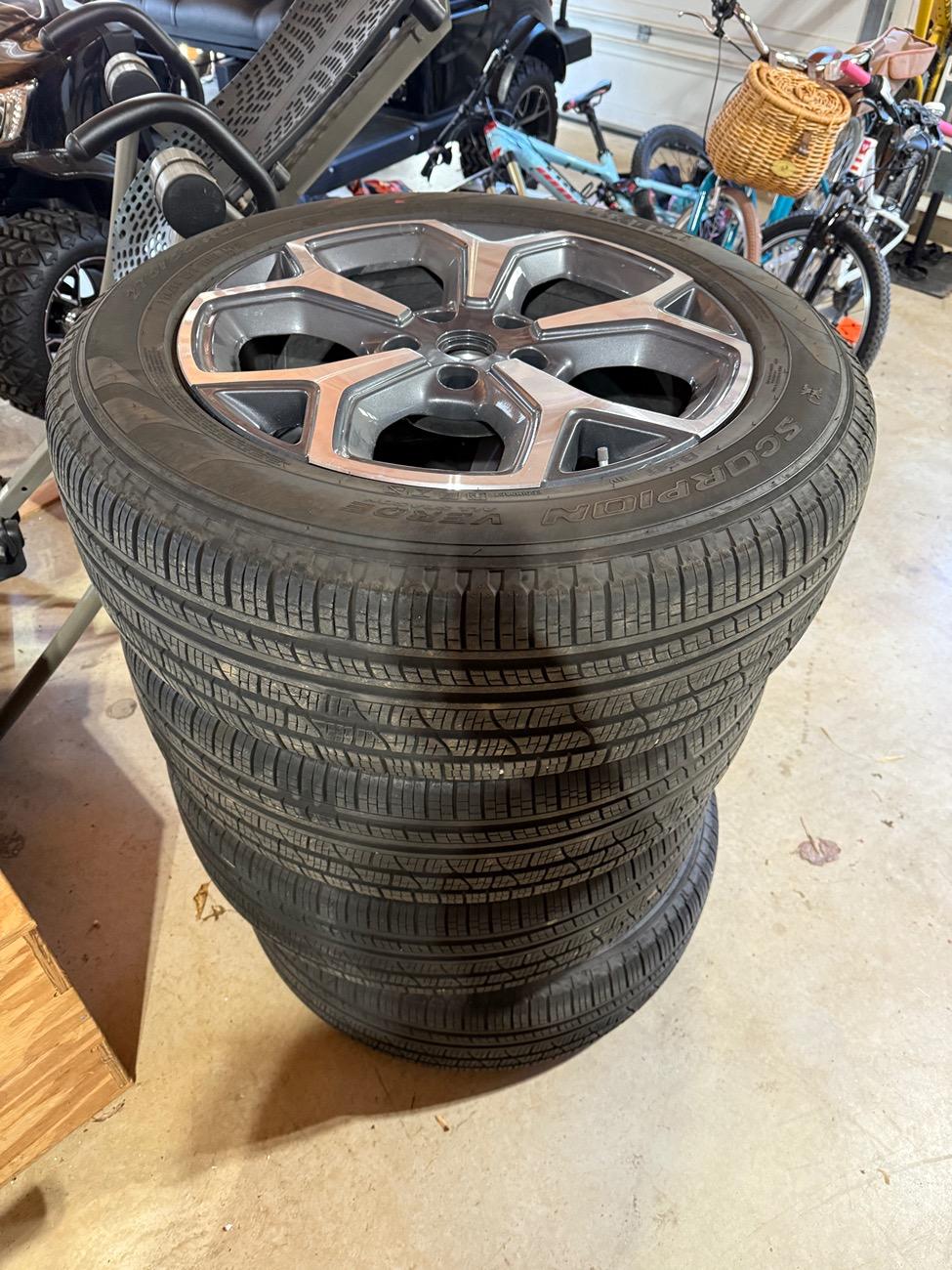 Rivian R1T R1S 21” Road Wheels & Tires $1600 IMG_1244