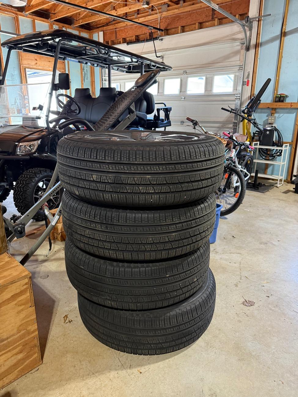 Rivian R1T R1S 21” Road Wheels & Tires $1600 IMG_1245