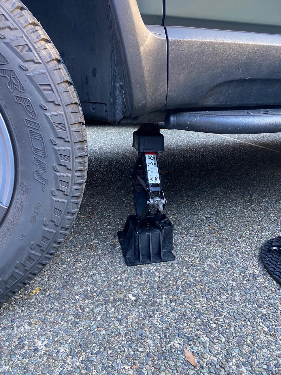 Rivian R1T R1S Gen1 v1 Spare Tire Kit - Doesn’t Inspire Confidence IMG_8427