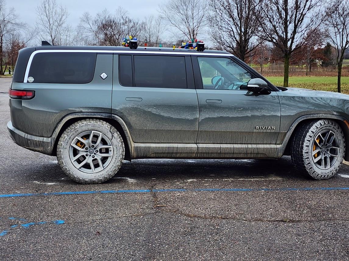 Rivian R1T R1S Cooper Discoverer AT3 XLT Review (on Rivian R1T) 20231202_105607