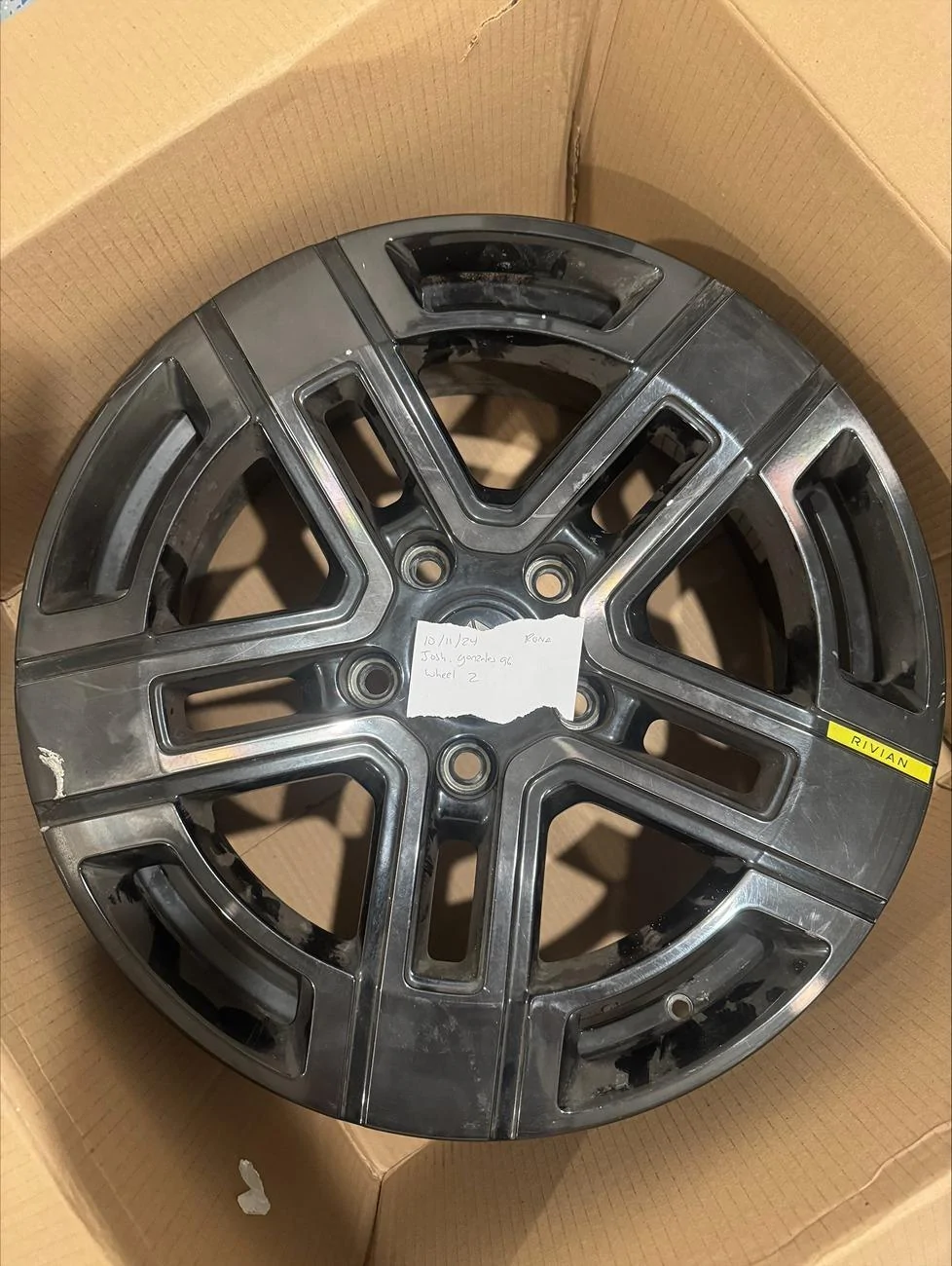 Rivian R1T R1S WTS 20" Dark OEM wheels full set processed-172E59A8-C831-45D1-8EE2-4D247C21BD2D
