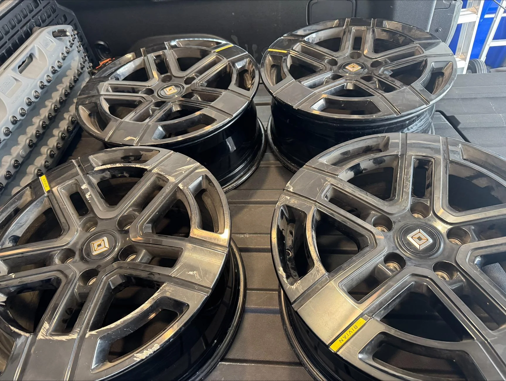 Rivian R1T R1S WTS 20" Dark OEM wheels full set processed-0B11EC31-29AE-4493-BB53-22E5B6A7F882