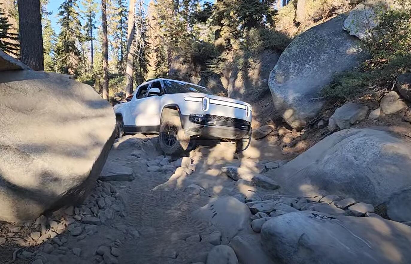 Rivian R1T R1S Rubicon Trail: 1, Rexbo R1T: 0 1728967122469-8