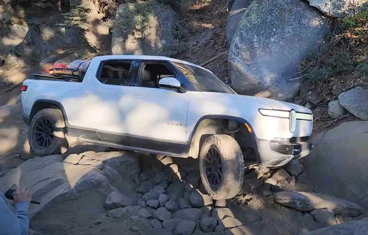 Rivian R1T R1S Rubicon Trail: 1, Rexbo R1T: 0 1728967194597-j2