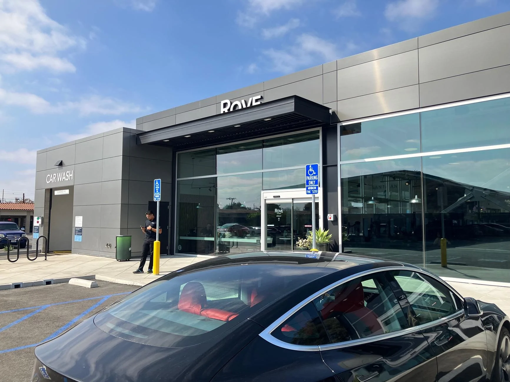 Rivian R1T R1S Tried out first ROVE charging station in Santa Ana, CA IMG_3777