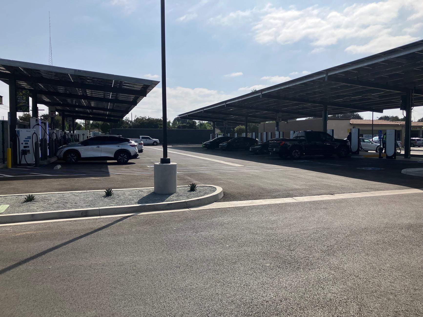 Rivian R1T R1S Tried out first ROVE charging station in Santa Ana, CA IMG_3776