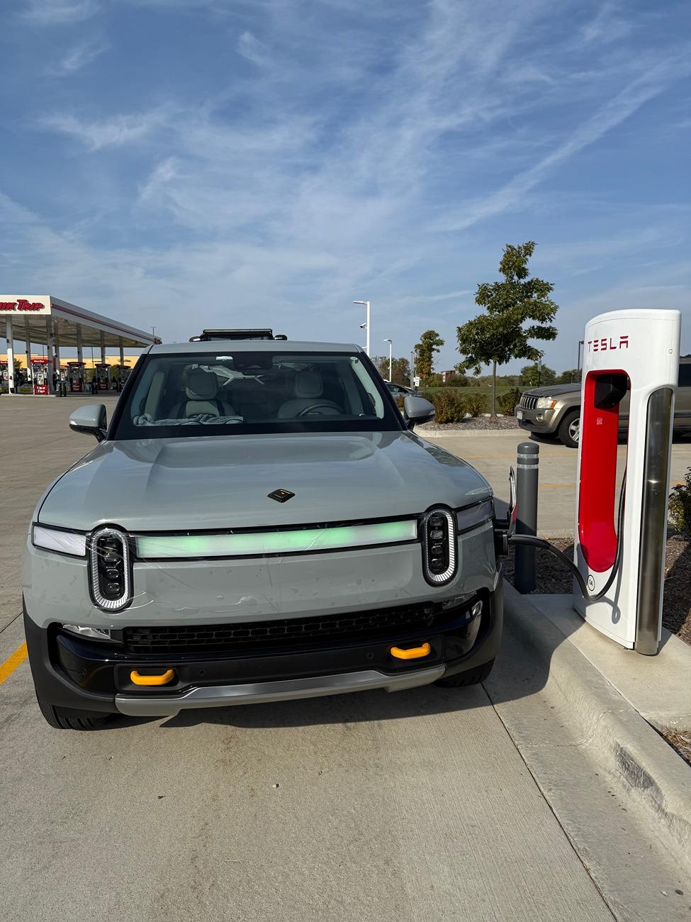 Rivian R1T R1S Question on RAN chargers IMG_0172