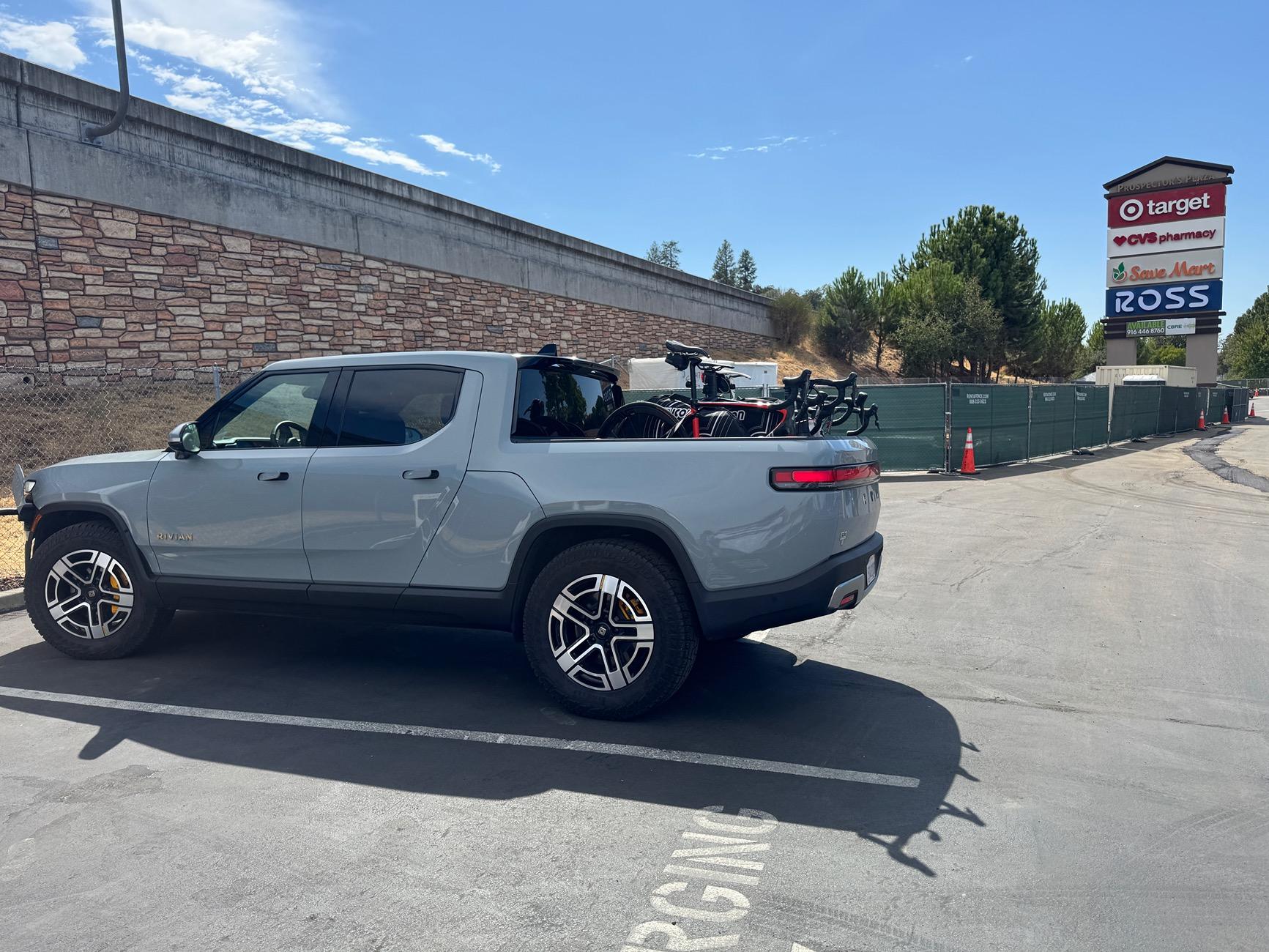 Rivian R1T R1S New Rivian owner with my first question! Kuat piston bike rack trailer harness IMG_0725