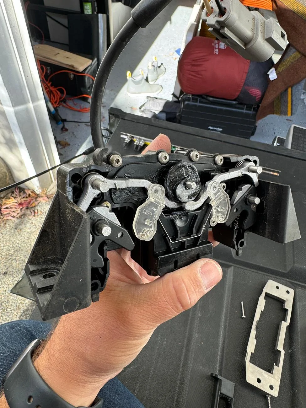 Rivian R1T R1S Read Lock / Unlock signal? 1729203316075-7h