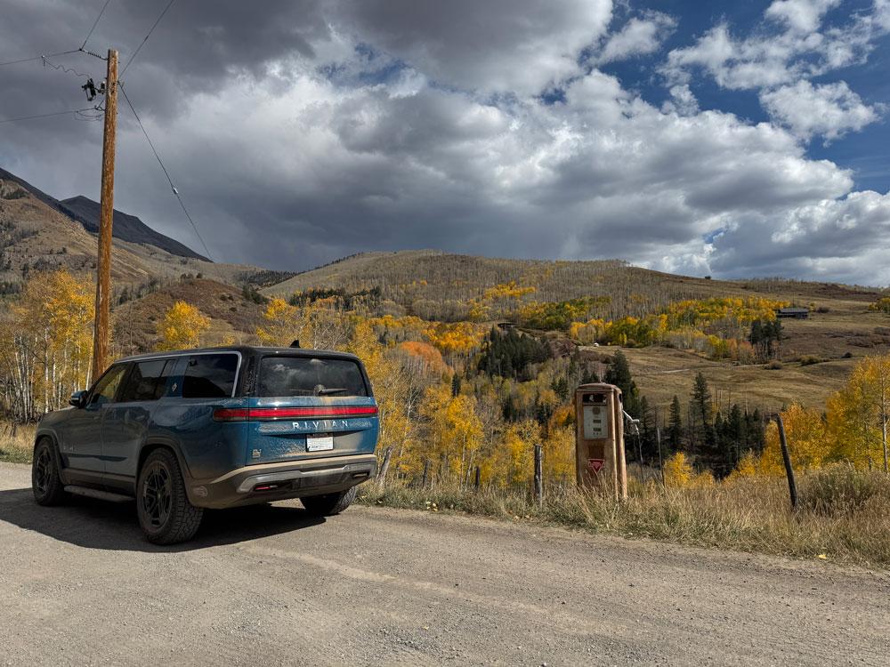 Rivian R1T R1S Road trip from central California to Colorado. 1729226278934-x8