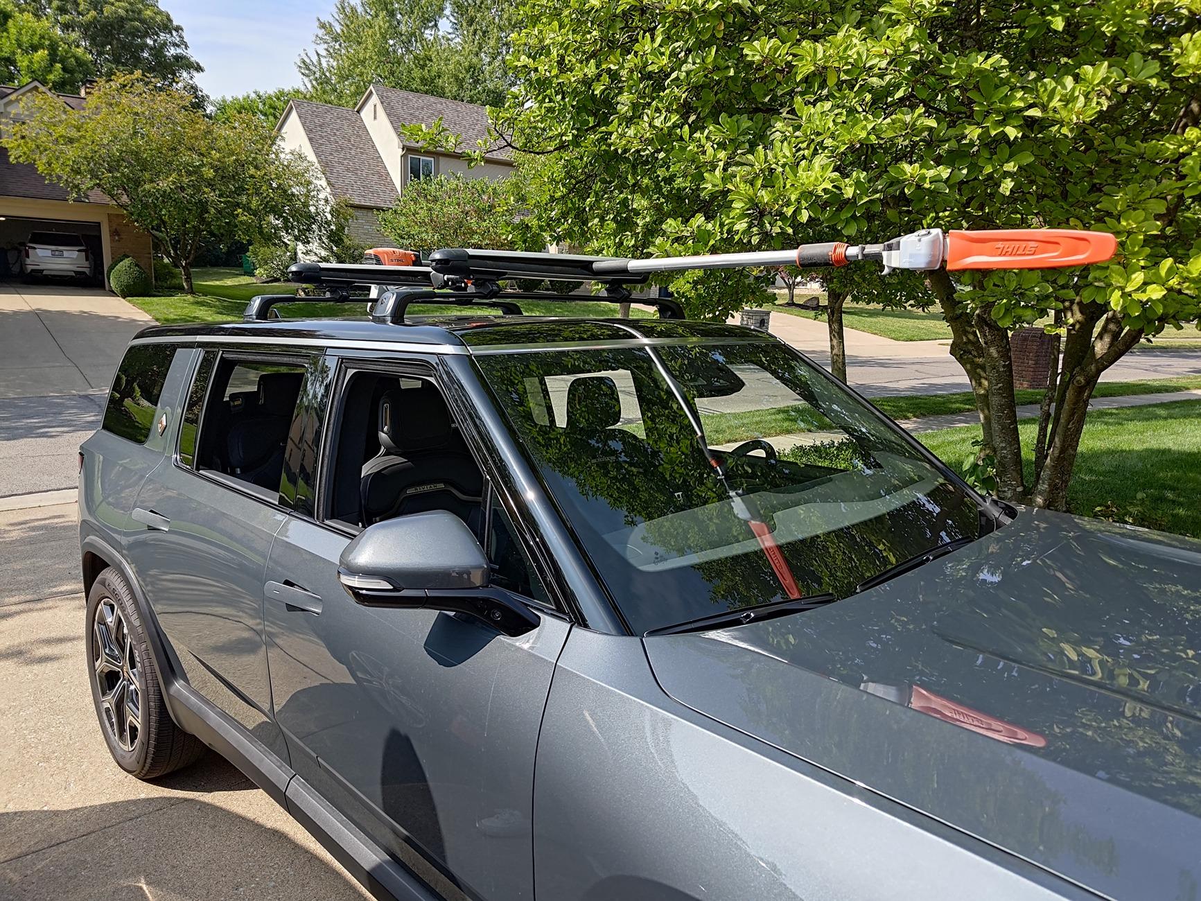 Rivian R1T R1S New Black Crossbars from Rivian P_20240824_104247