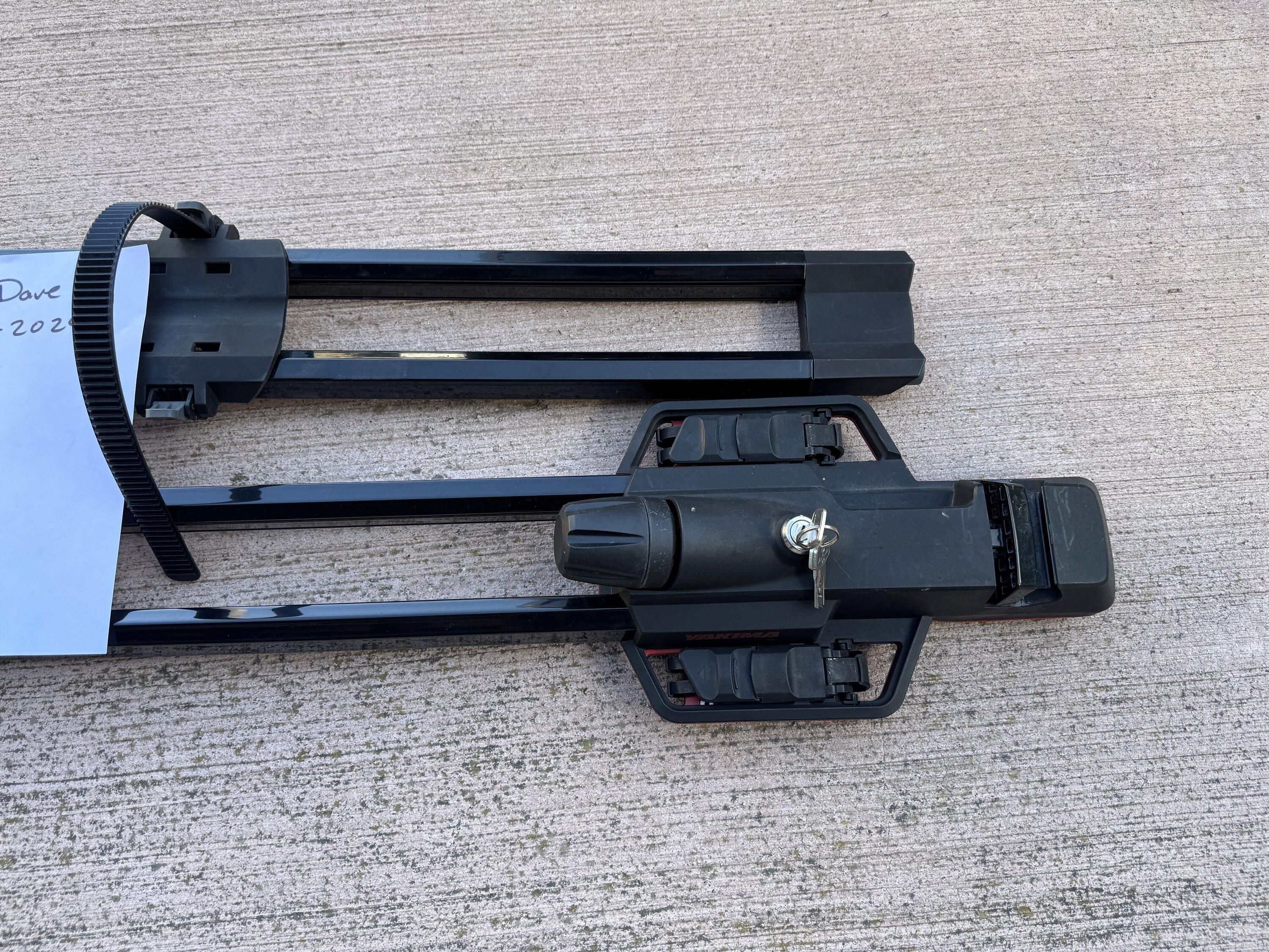 Rivian R1T R1S Yakima Bike Racks IMG_0138