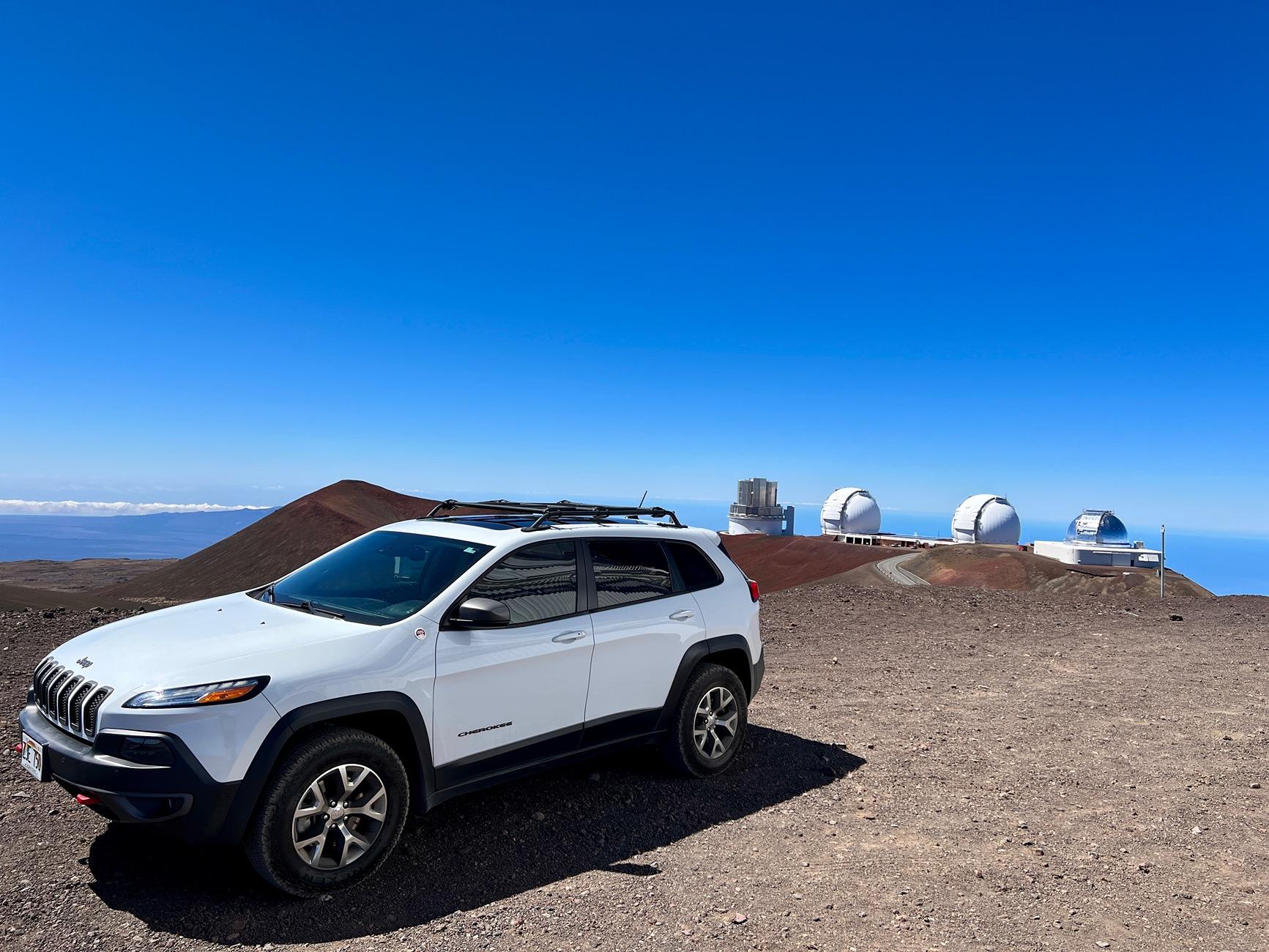Rivian R1T R1S Chilly sunset from 13,751 feet at the summit of Mauna Kea, Big Island of Hawaii. IMG_0311.JPG