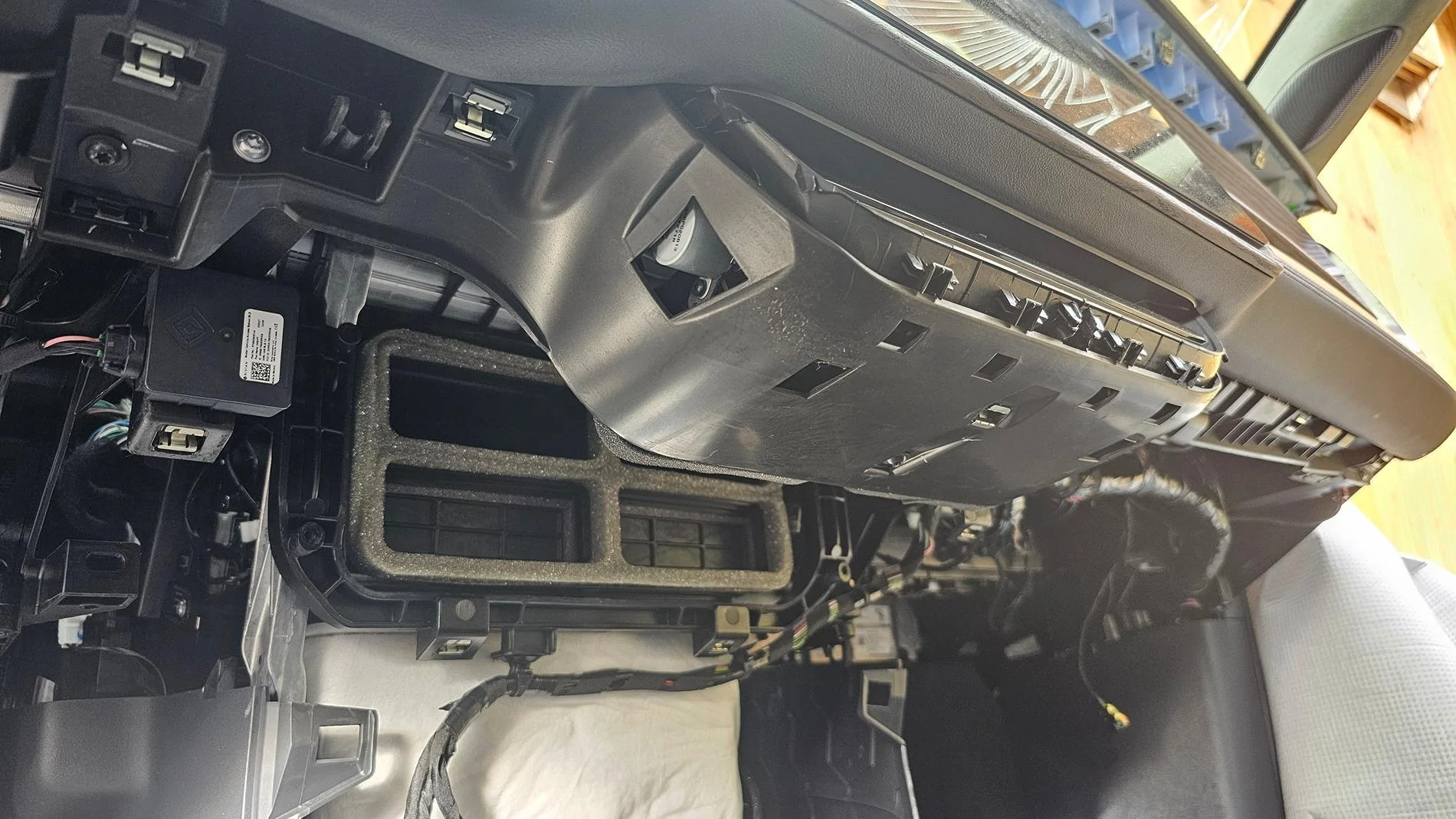 Rivian R1T R1S DIY: How To Add Interior 12v/USB-C (and interior high-current 12v loads) 20241024_151012