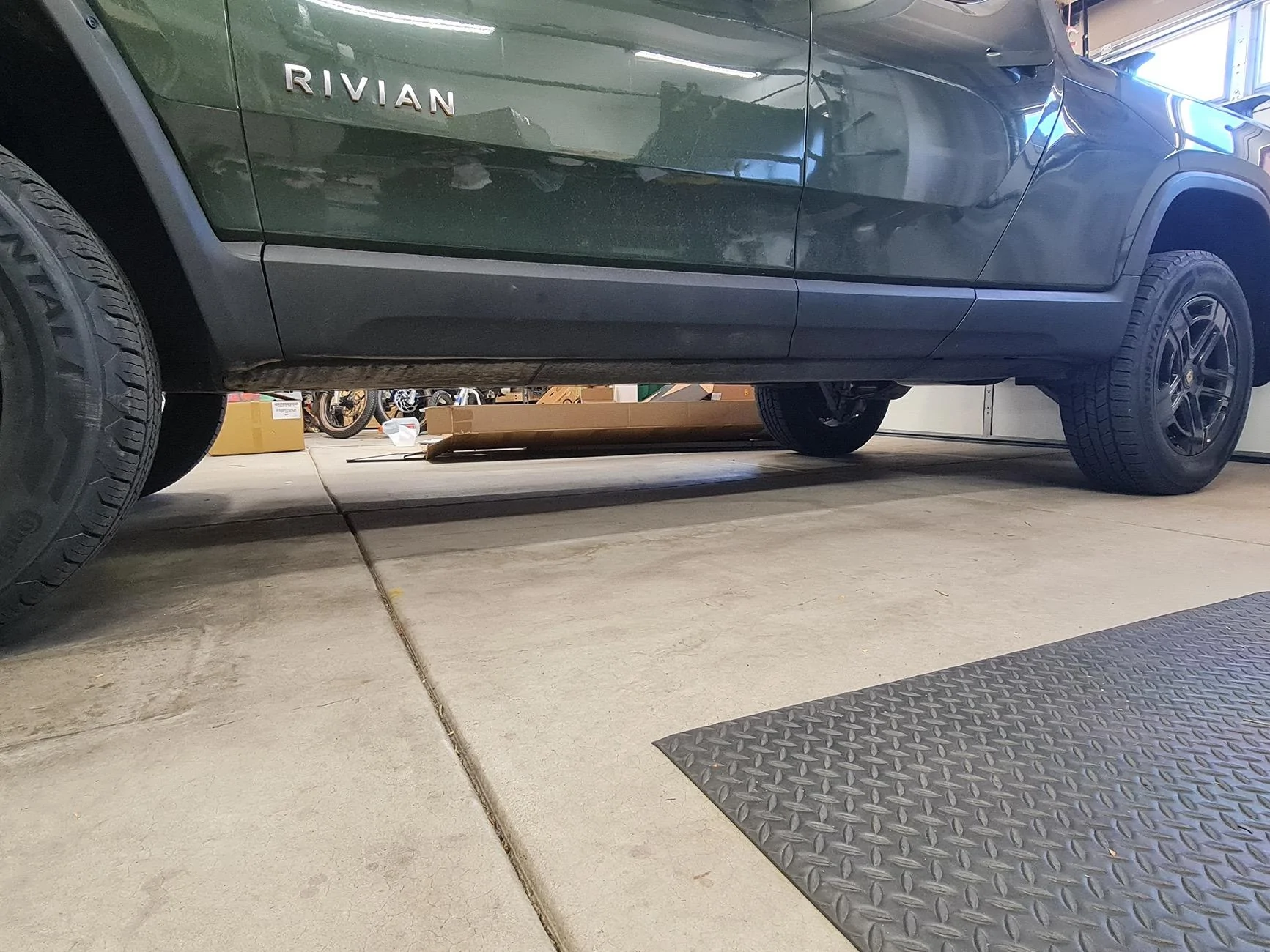 Rivian R1T R1S RealWheels EV Stainless Steel Running Boards 20241024_101652