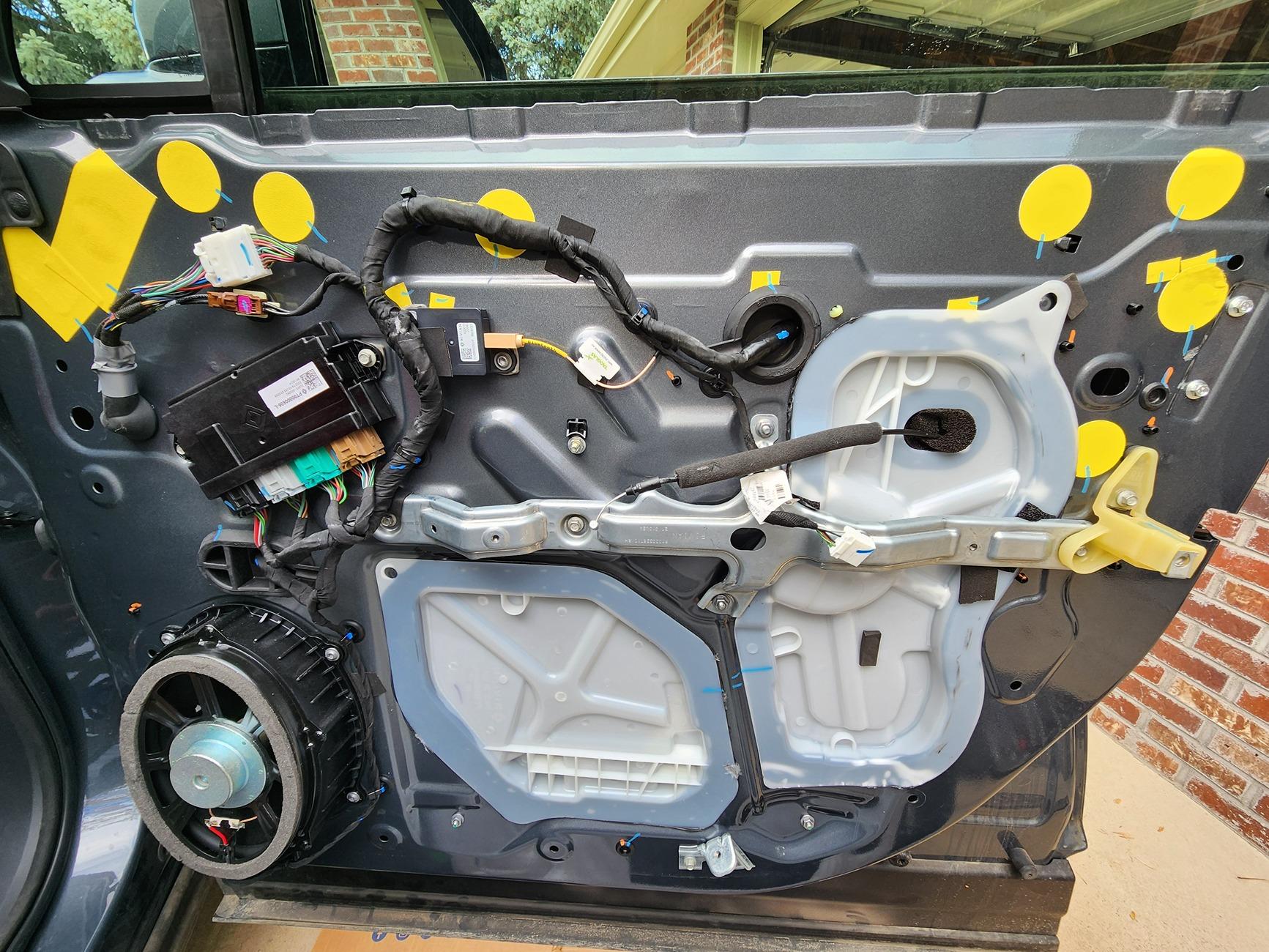 Rivian R1T R1S How to: Dissasemble front doors 1000005264