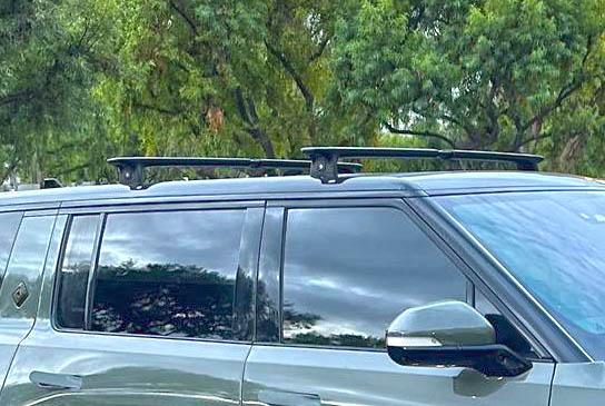 Rivian R1T R1S Dark Crossbars installed on R1S - Photos dark cross bars rivian installed 6