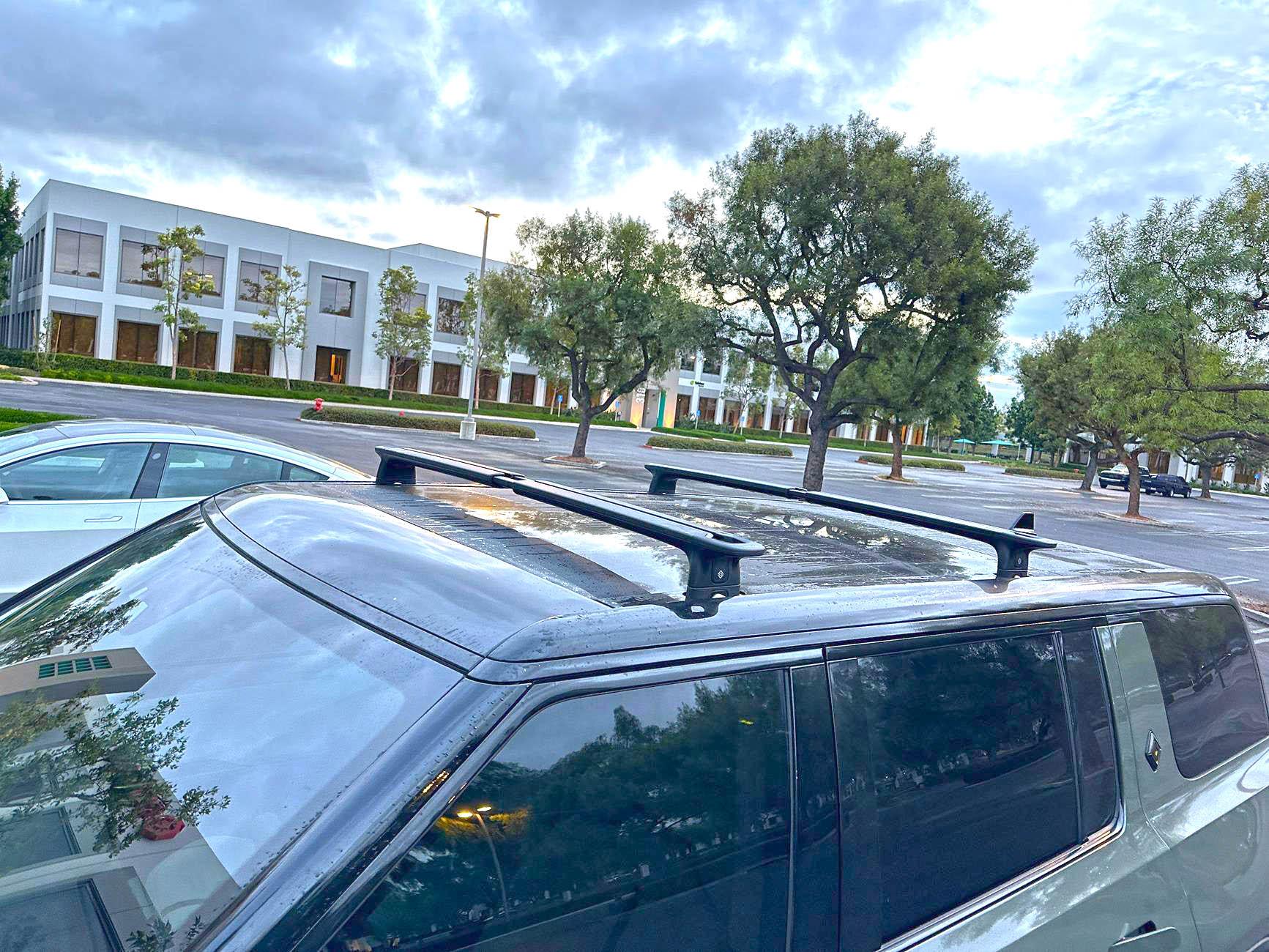 Rivian R1T R1S Dark Crossbars installed on R1S - Photos dark cross bars rivian installed 1