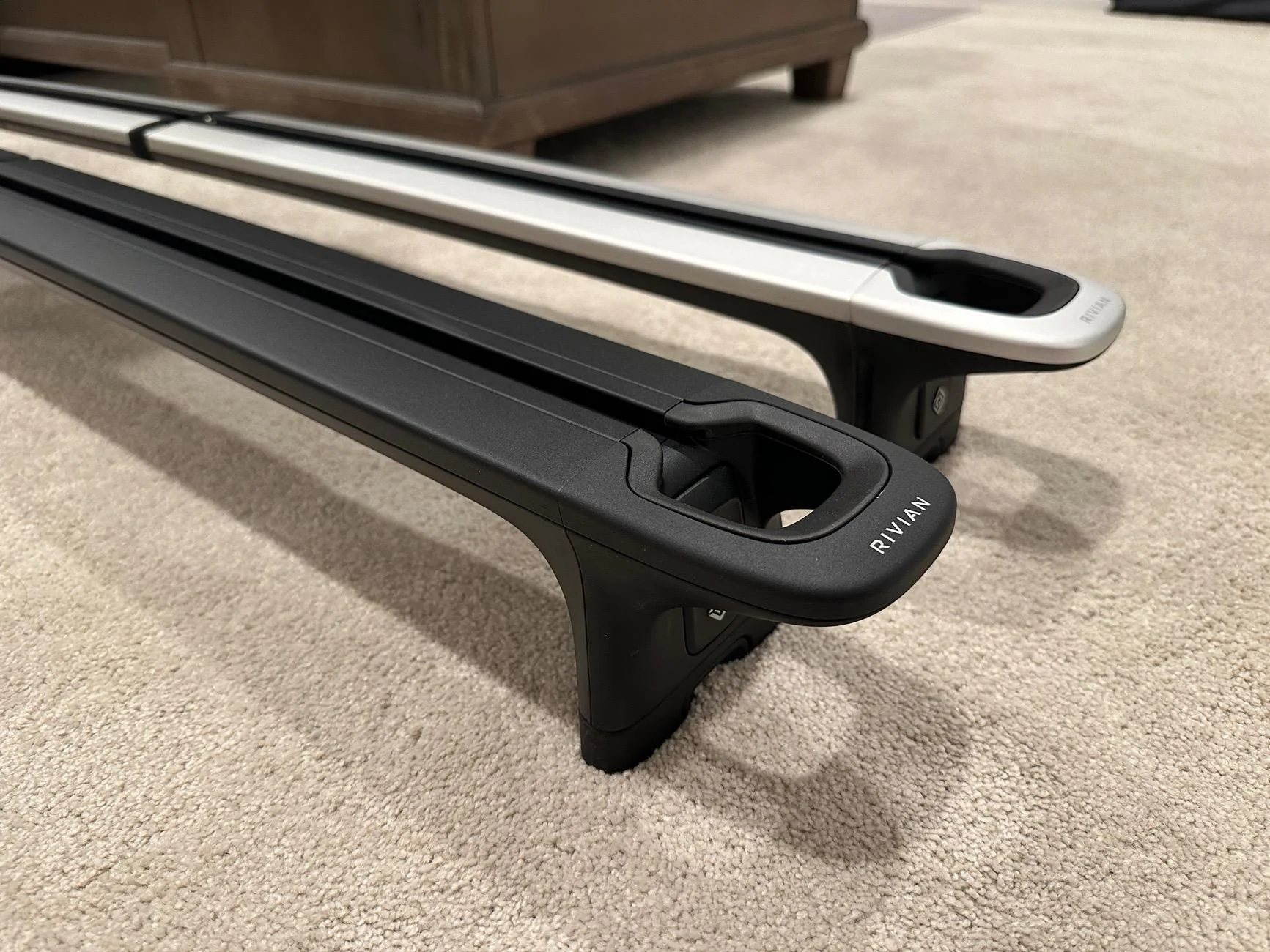 Rivian R1T R1S Dark Crossbars installed on R1S - Photos IMG_7416