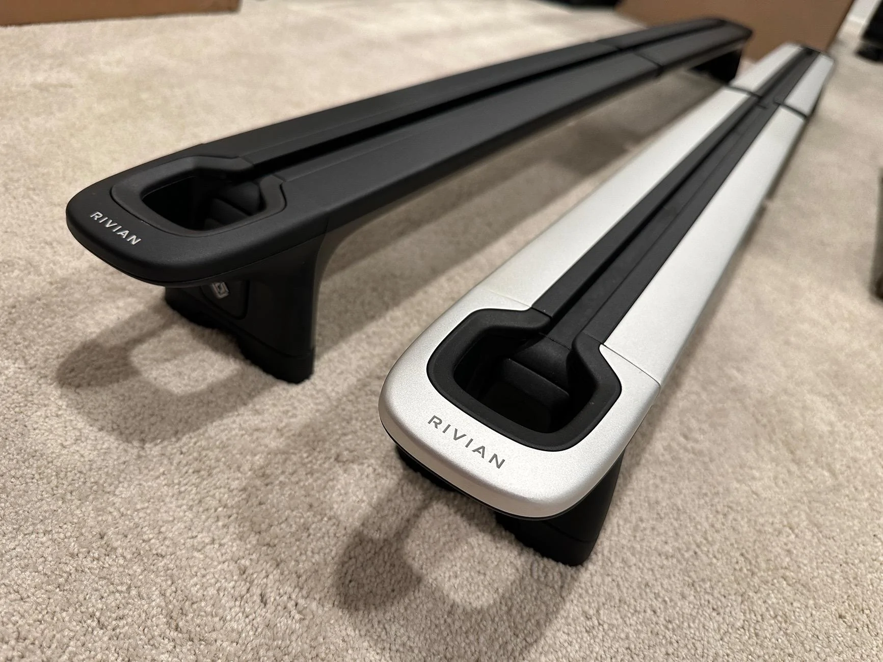 Rivian R1T R1S Dark Crossbars installed on R1S - Photos IMG_7417