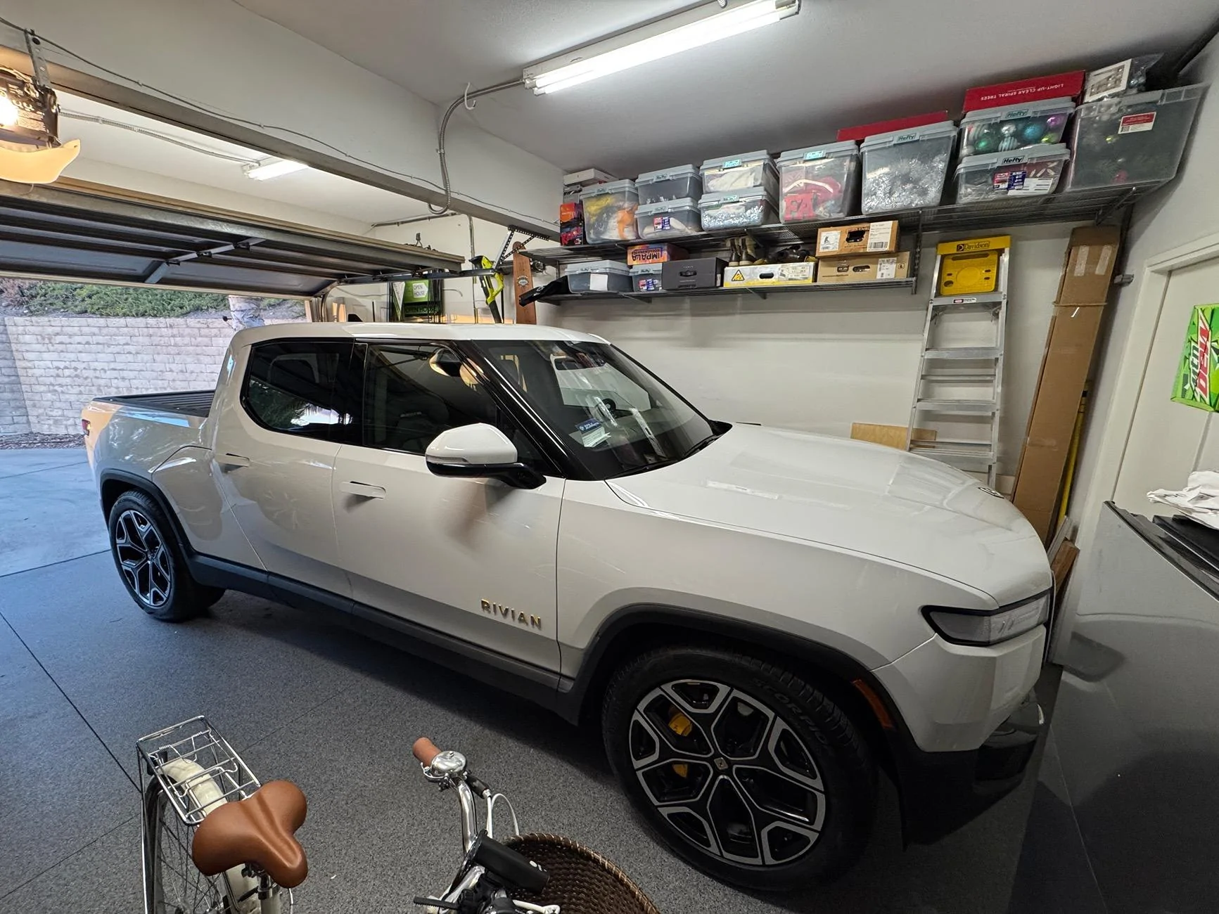 Rivian R1T R1S WTB - OEM mats IMG_0362