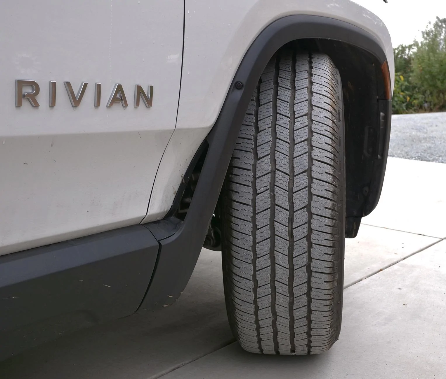 Rivian R1T R1S 20" Michelin Defender LTX M/S2 Rivian_611
