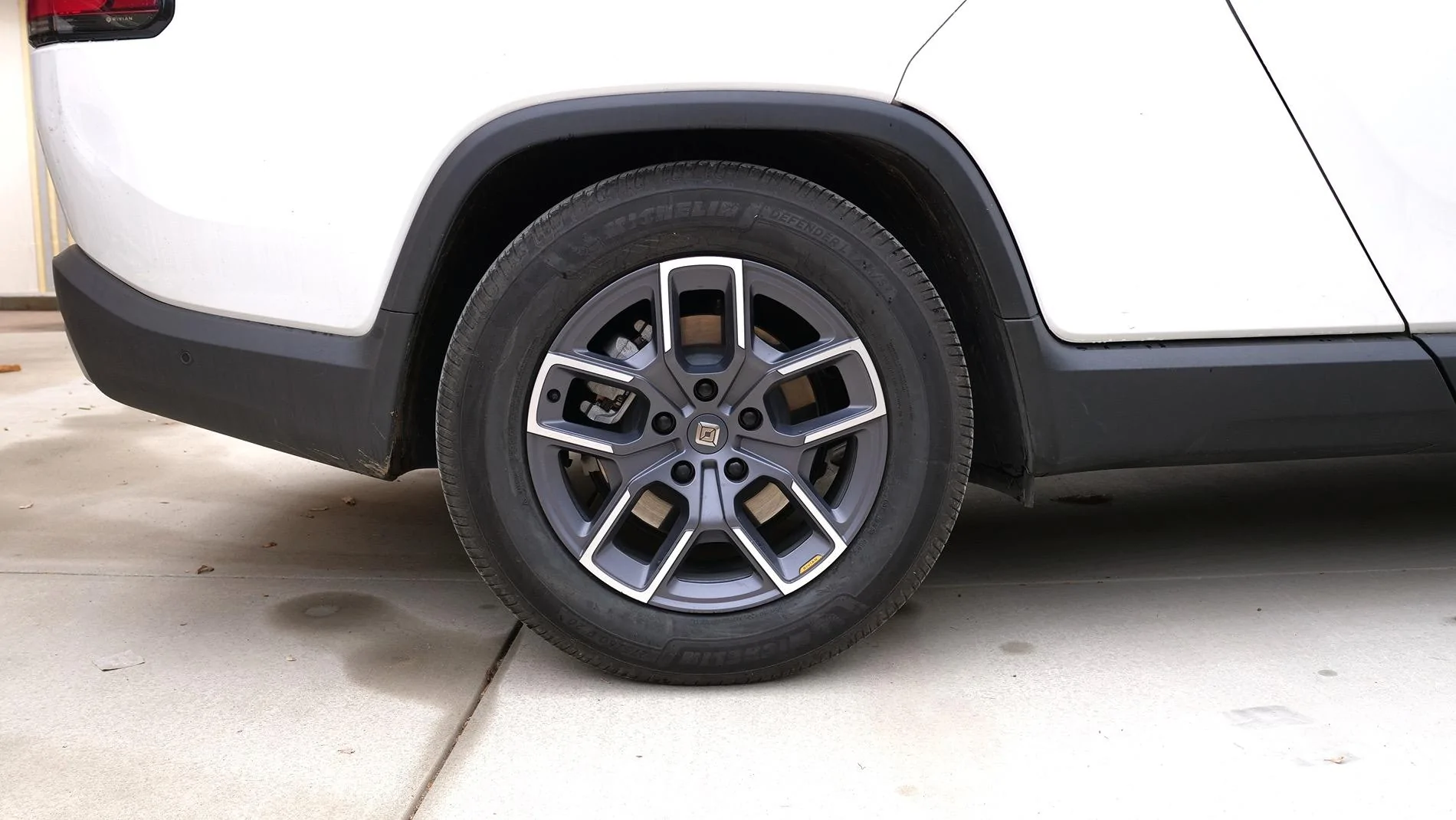 Rivian R1T R1S 20" Michelin Defender LTX M/S2 Rivian_608a