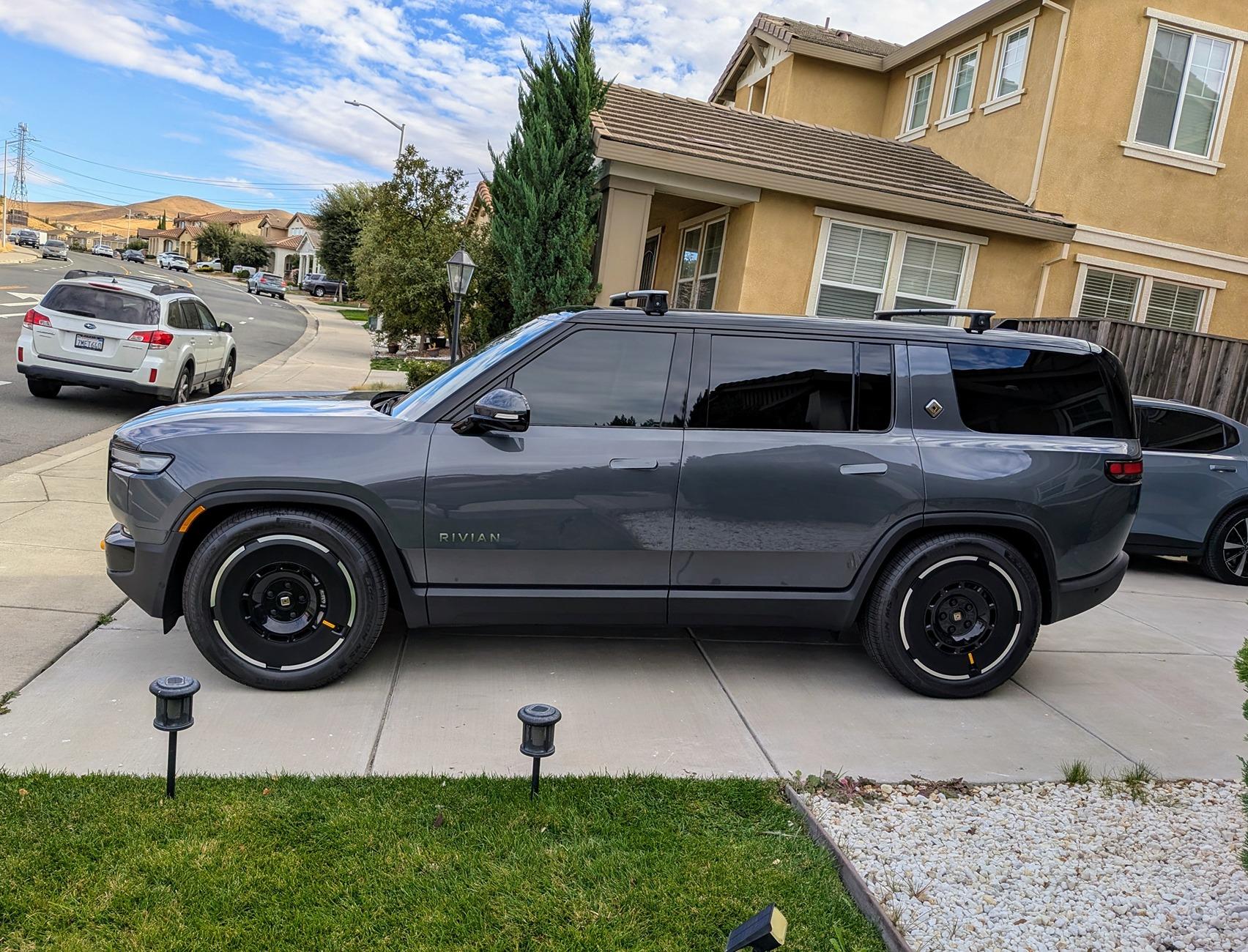 Rivian R1T R1S 2025 R1S updated must-have accessories list? PXL_20241030_225242672~2